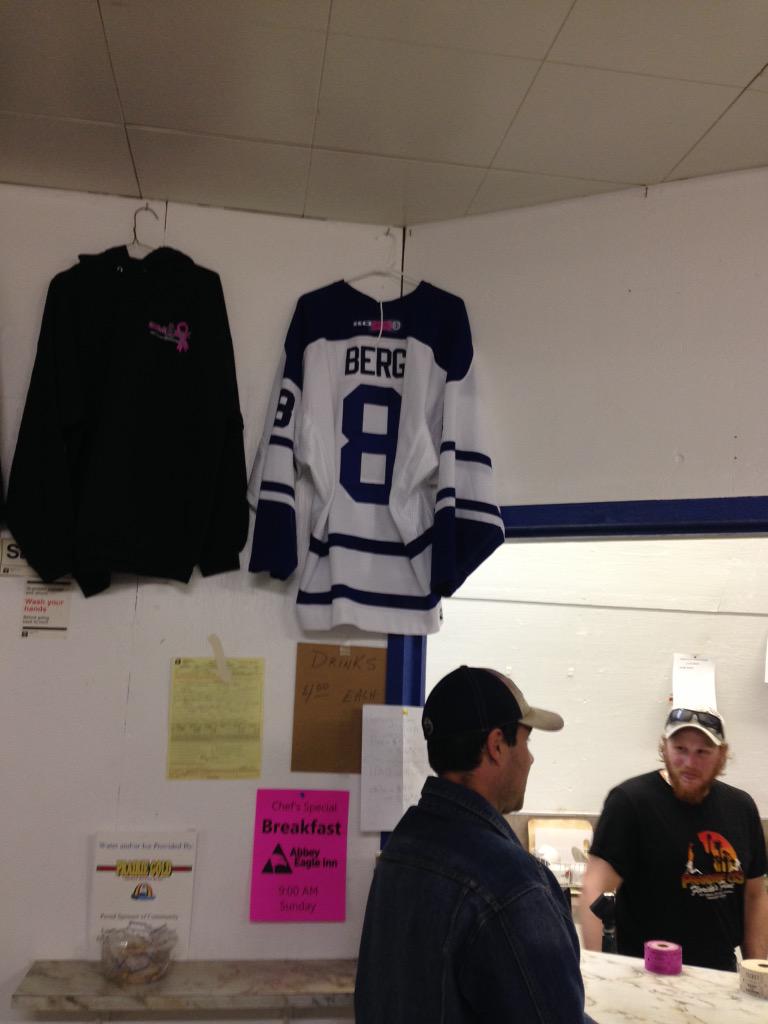 EstonRedRibbons's tweet photo. Door prize is this game worn leaf jersey. Does anyone know who the fack this is ? http://t.co/MMbSNBfC4r