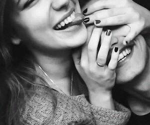love_you_idiot's tweet photo. Tu es à moi, rien qu'à moi et je ne pourrais pas être à une autre place qu'au creux de tes bras http://t.co/V24vHuNTTT