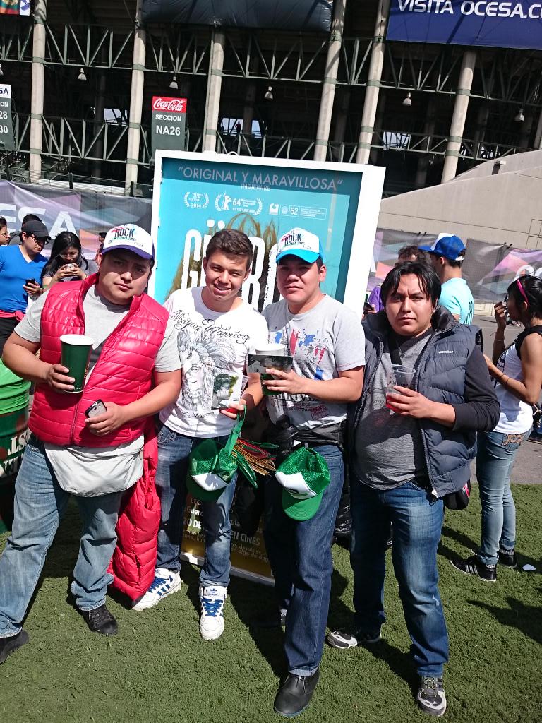 _chrono108's tweet photo. @PeliculaGueros #güeros http://t.co/tErlyKBV0m