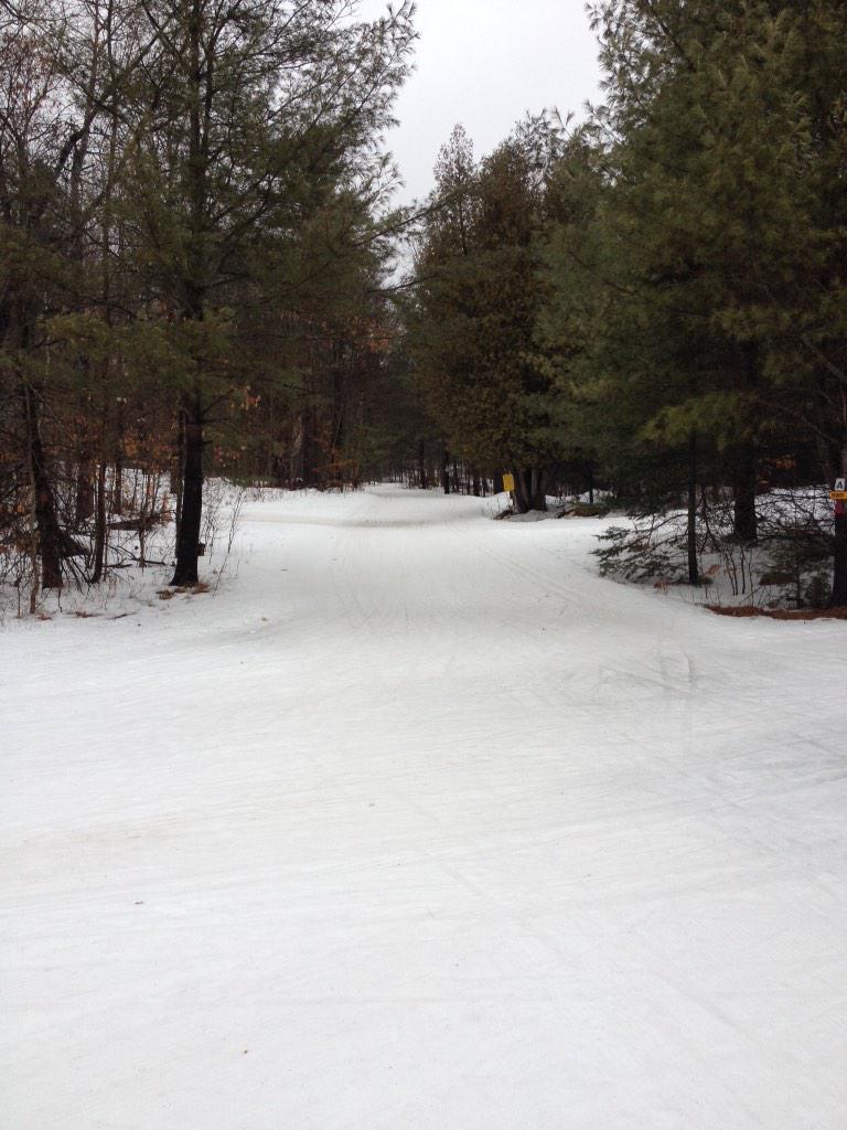 knscadp's tweet photo. Trails have survived rain. Should be good Spring skiing next week @KawarthaNordic http://t.co/MFhw7qauyd