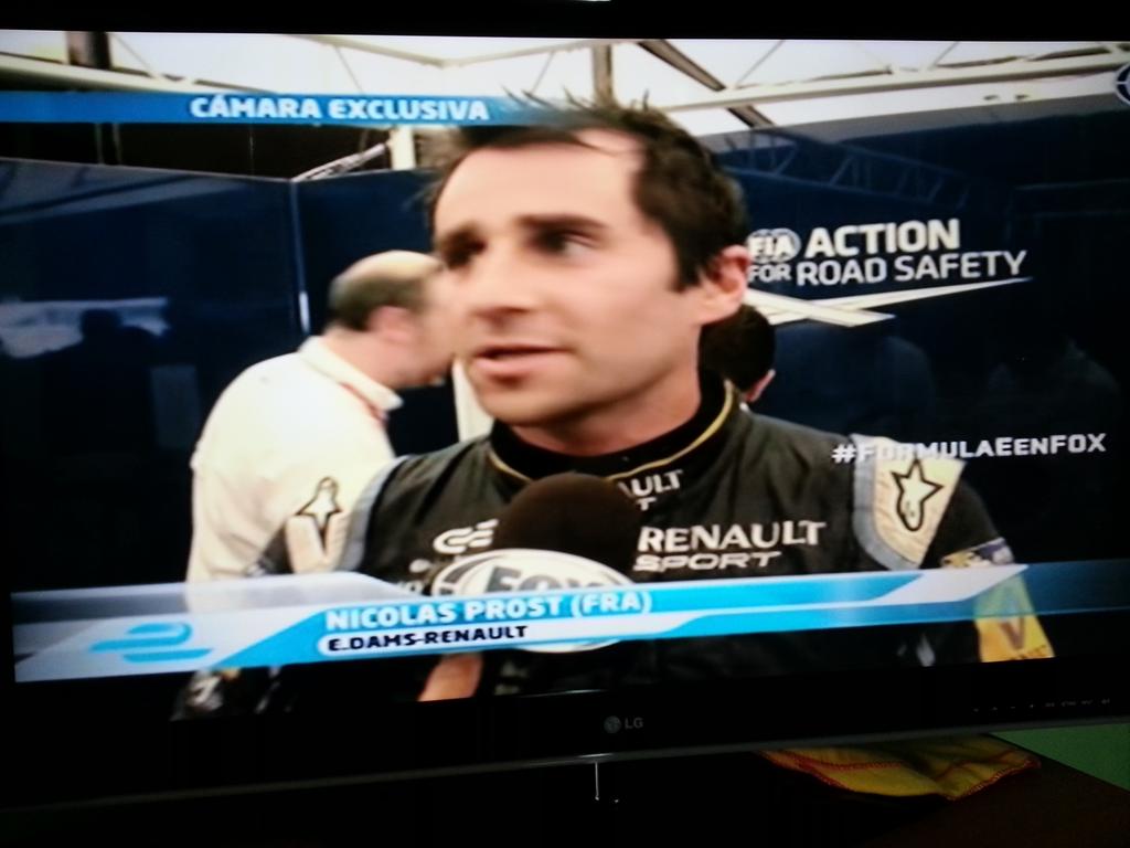 gustaricar2013's tweet image. #EPrixMiami #FormulaEenFOX @EnricoTornello entrevistando a los tres del podio PROST SPEED Y ABT!!!!