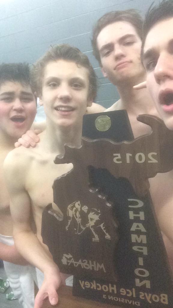 AlecRegula's tweet photo. One year one state championship! Many more to come #rollcranes http://t.co/GDz4zsRVq1