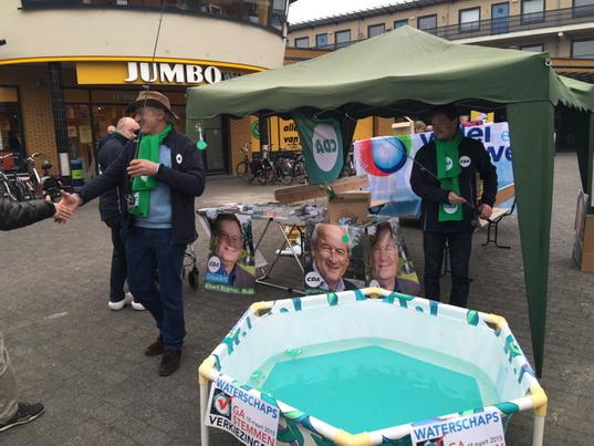 albertkramer1's tweet photo. Het was koud vandaag. Maar we waren aanwezig http://t.co/rjPNCIX6wo