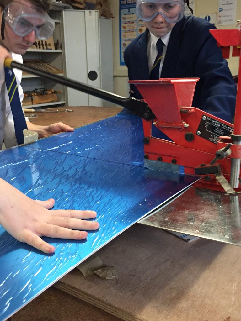 FpssGreenpower's tweet photo. Had a very busy week cutting lots of aluminium ready for our joining system, look out for more. @Greenpowertrust http://t.co/oTyqIa4lm0