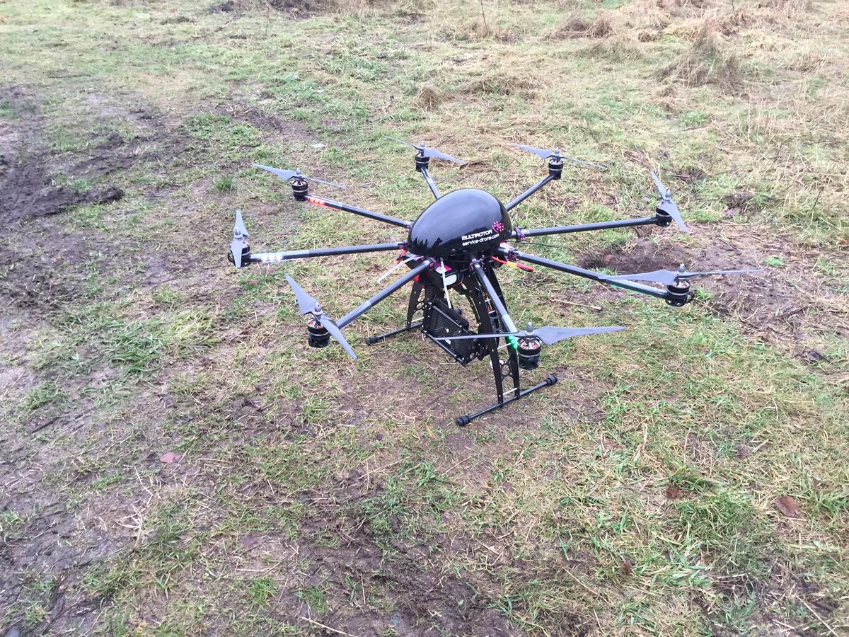 Multifly_ch's tweet image. Multifly ermöglicht dank dem Einsatz modernster Multikopter - Flugdrohnen für jedes Einsatzgebiet :-)