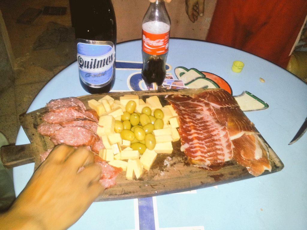 polychavez's tweet photo. Pikadita con la familia #amoreterno http://t.co/I8eeMuyls0