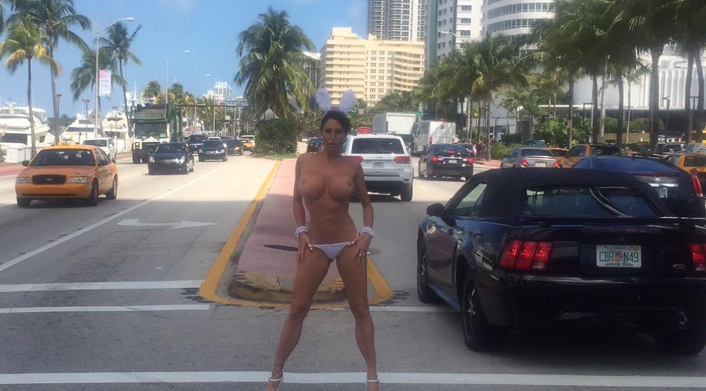 Nuevas Fotos Hot de Vicky Xipolitakis Nuevas Fotos Hot de Vicky Xipolitakis