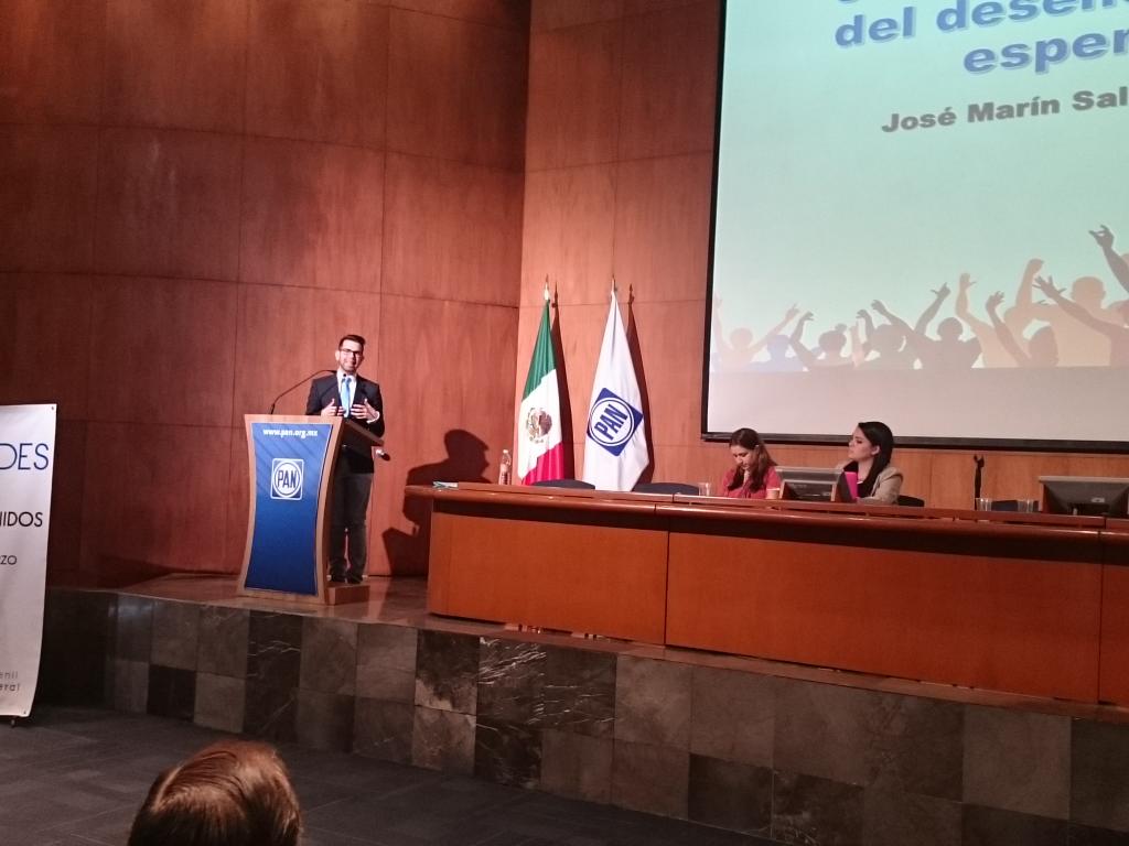 DiegodelValleD's tweet photo. @marinsp nos habla sobre Juventud y Política en #RedesAJDF http://t.co/FWtPJI85CT