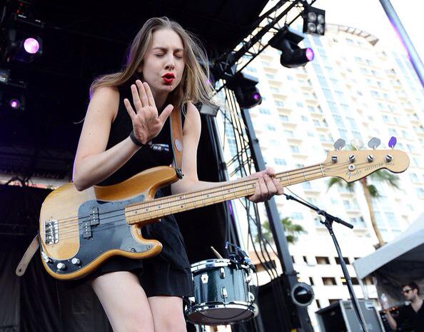 Happy birthday to the bass face greatness that is Este Haim 
