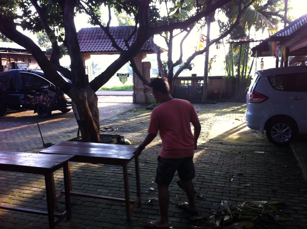 jilat_69's tweet photo. Kita lagi prepare buat acara nanti!! Semangat crew💪 http://t.co/OJfEtmoY6r