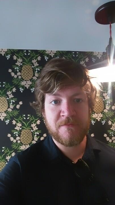 bigaldi's tweet image. .@wrecking_ball  tho maybe raise those lights #tootall #pineappleselfie