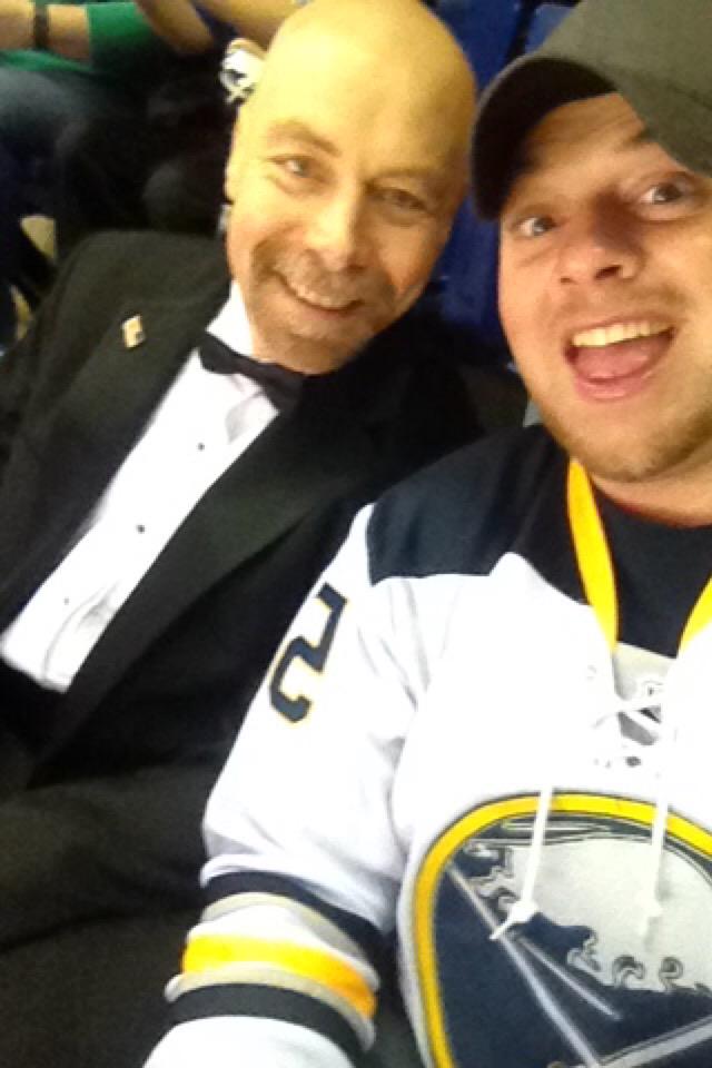 Abbott21josh's tweet photo. @SlickTuo @BuffaloSabres look who's sitting next to me National Anthem Singer #BuffaloFamous http://t.co/Ban48MoyyT