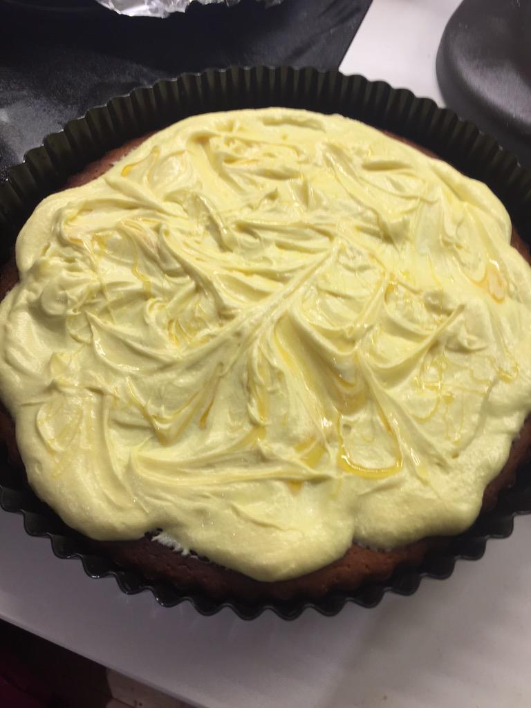 dianasaladpot's tweet image. Vegan golden syrup cake and began brownies ready for #fatswap