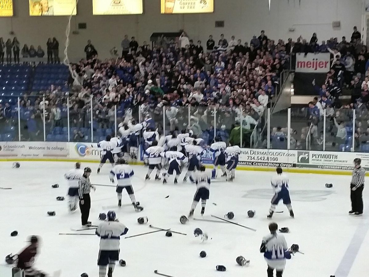 RootWixom's tweet photo. Congratulations @dcchockey on 2014-2015 Michigan High School D1 State Championship! #Back2Back #RootStrength #PSI http://t.co/Hwl6nd9eww
