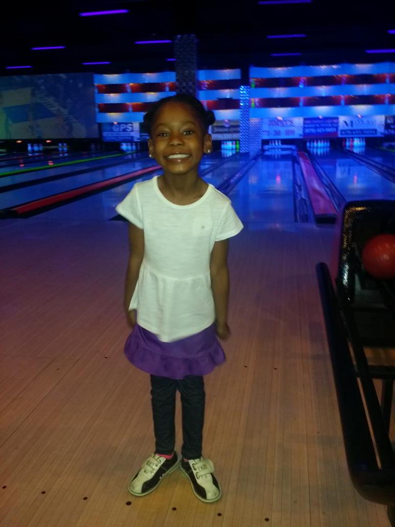 Sw3etTae's tweet photo. Bow🎳 http://t.co/irhzg3YSEv