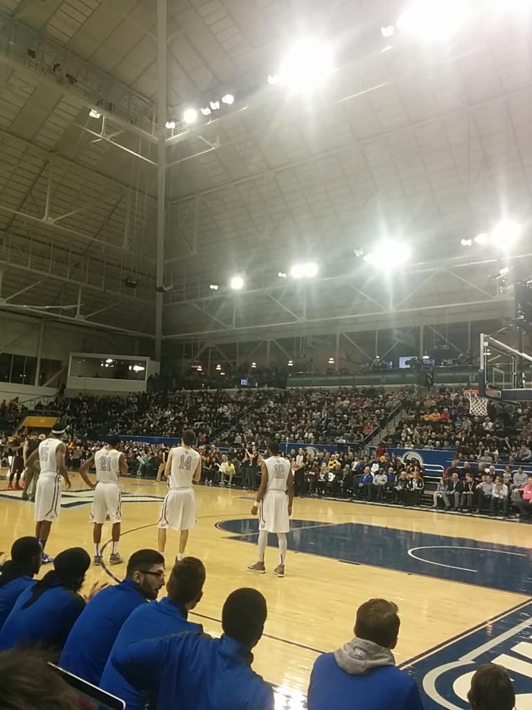 Tariq_NPH's tweet image. Toronto is basketball indeed. Great basketball atmosphere! #CISFinal8