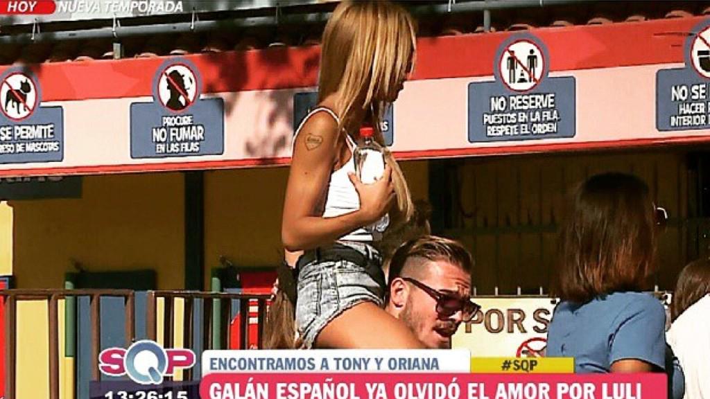 orianapinkicf's tweet photo. Hay imagenes de @Tony_Spina y @OrianaGMarzoli juntos en un parque de atracciones http://t.co/Yd3K8anOow