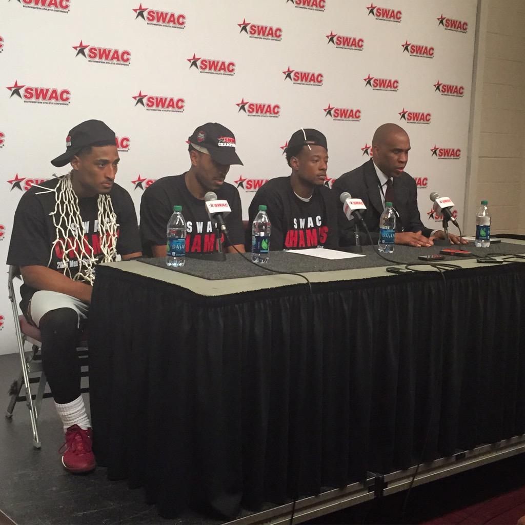 POSTGAME: Tigers M. Gibbs, M. Riley, C. Thomas and HC Mike Davis #TeamworkMakeTheDreamWork