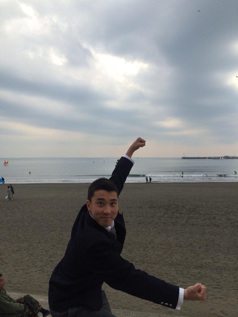 pnc0913's tweet photo. 今日は湘南で漫才です！目の前は海です（≧∇≦）これから頑張ります！ちなみに2人とも彼女はいないので男2人で湘南はちょっとさみしいです😭 http://t.co/GuVNcX4v1k