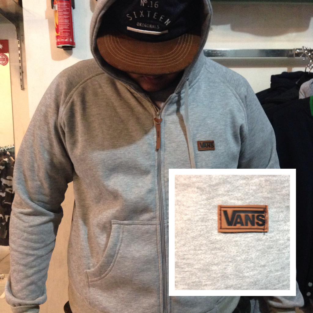 sansfistore2's tweet photo. Ready vans hw cllasic gray zh http://t.co/WnHV1axOy4