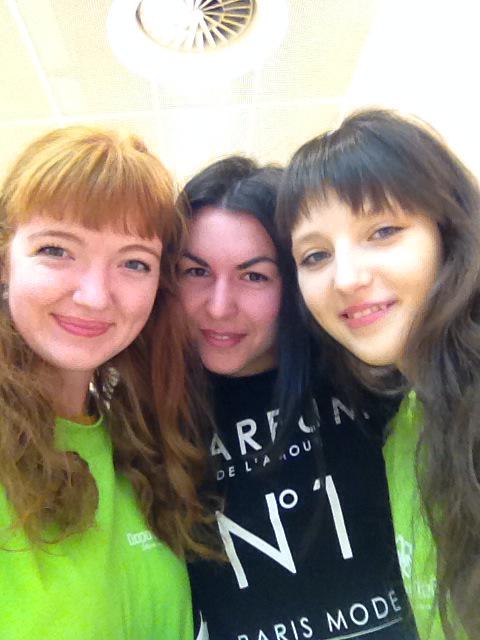 polyausenkova's tweet photo. Мы в ТЦ Гринвич помогаем собрать деньги на лечение Саши Коновалова #dd96 #поможемвместе #дорогамидобра #екб #гринвич http://t.co/1uQbfAV55f