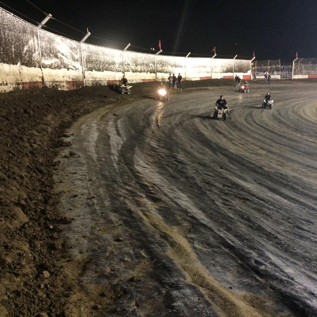 RossWece's tweet image. If Black Slick to an insane cushion is your thing, Tulare is the place to be tonight...#WoOSprints