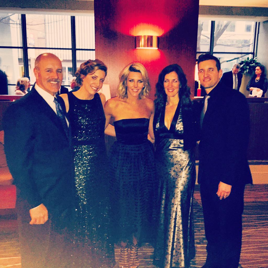 CharissaT's tweet photo. My mom could be my sister! Ha! #ToMyLeft ❤️ An amazing night!!! I am thankful to give back to the babies 👶! http://t.co/EDtkOiY95B