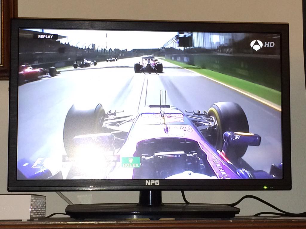 david_expositos's tweet photo. Primera carrera, vuelta a los madrugones (o empalmes). Vamos carlos!!! Pronto con magic alonso #f1time http://t.co/4B5K09eB5F