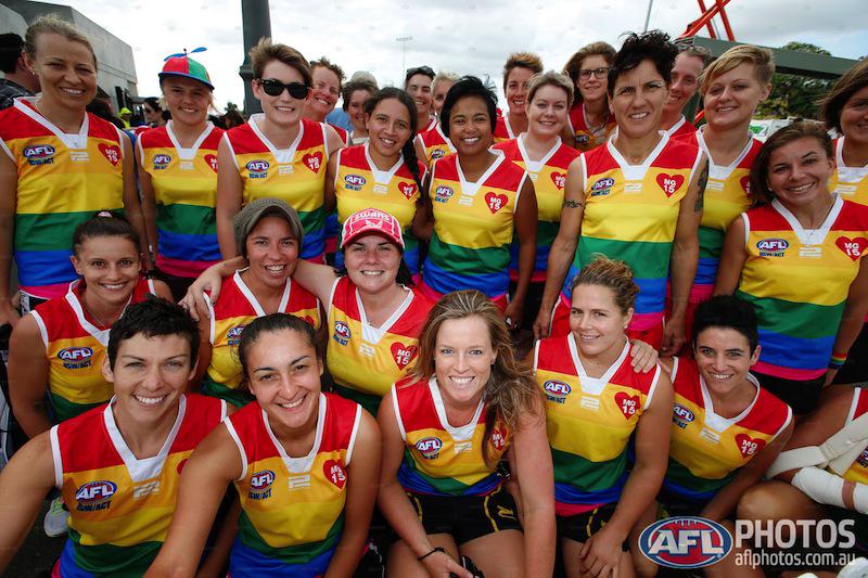 Harry Cunningham's goal gives the Swans a 9-1 lead in the first. We had a special #PrideMatch guard of honour earlier
