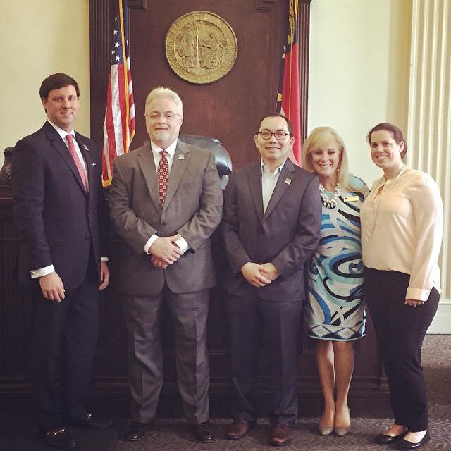 TKEMX's tweet photo. Congratulations to two Mu-Chi alumni for being elected 1st and 2nd Vice Chairmen for the New Hanover Co. GOP! 🐘 http://t.co/aZirUiqmly