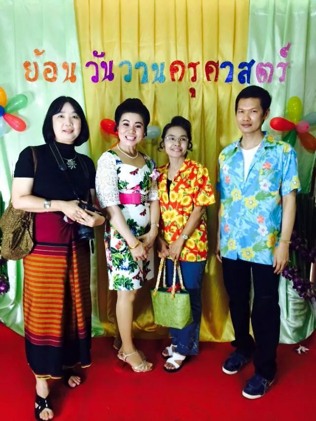 Rosathon's tweet photo. ไม่ได้ไปร่วมงานแต่ก็แอบสอยภาพมาเก็บไว้ชื่นชม คิดถึงค่ะ http://t.co/mDhU8KA2Zg