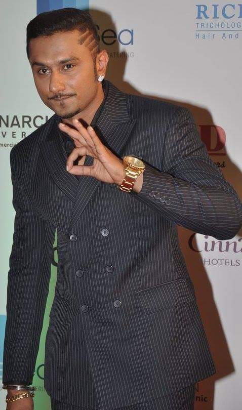 Another Indian proud birthday is today...
Non other than Aapka Apna Yo Yo Honey Singh.
Happy Birthday      