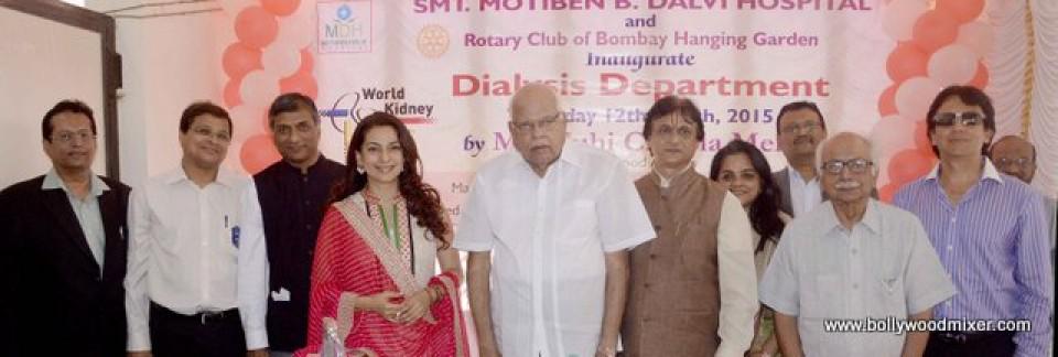 bollywoodmixer's tweet photo. #JuhiChawla at the inauguration of a dialysis centre! More Pics on: http://t.co/GytpSI4zTo http://t.co/2pKs4c9ZWN