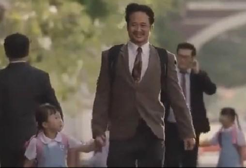 punpy1's tweet photo. THE MOST TOUCHING VIDEO ABOUT THE LOVE OF A FATHER TO A SON http://t.co/mBKHSWSTT4 http://t.co/GbNyL4PKKT