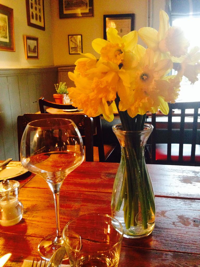 #MotheringSunday <a href="/Threeblackbird/">The Three Blackbirds</a> looking forward to seeing everyone soon!
