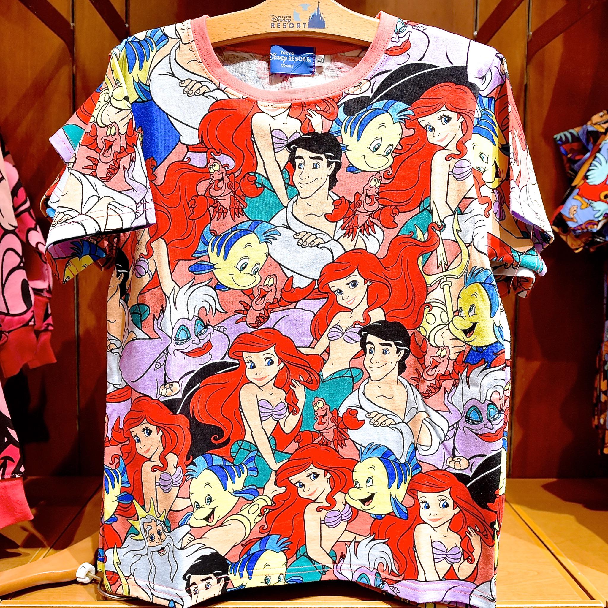 Mezzomikiのディズニーブログ 人気の総柄tシャツが今年も登場 アリエル トイストーリー アラジン プーさんのキャラがぎゅっと詰まっています 詳しくは Http T Co Wvxxk4gz85 T Co Hmnm6s4y7h Twitter