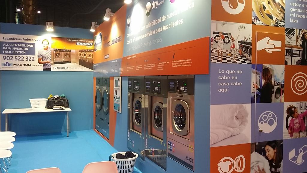 EspaciosSing's tweet photo. Listos para inagurar. Un placer trabajar con @MACRUN_ @Hispamatic  @GirbauGroup en @SalonHyT que tengais buena feria! http://t.co/8vnhdVLNku