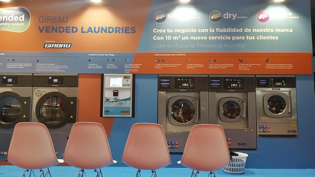 EspaciosSing's tweet photo. Listos para inagurar. Un placer trabajar con @MACRUN_ @Hispamatic  @GirbauGroup en @SalonHyT que tengais buena feria! http://t.co/8vnhdVLNku