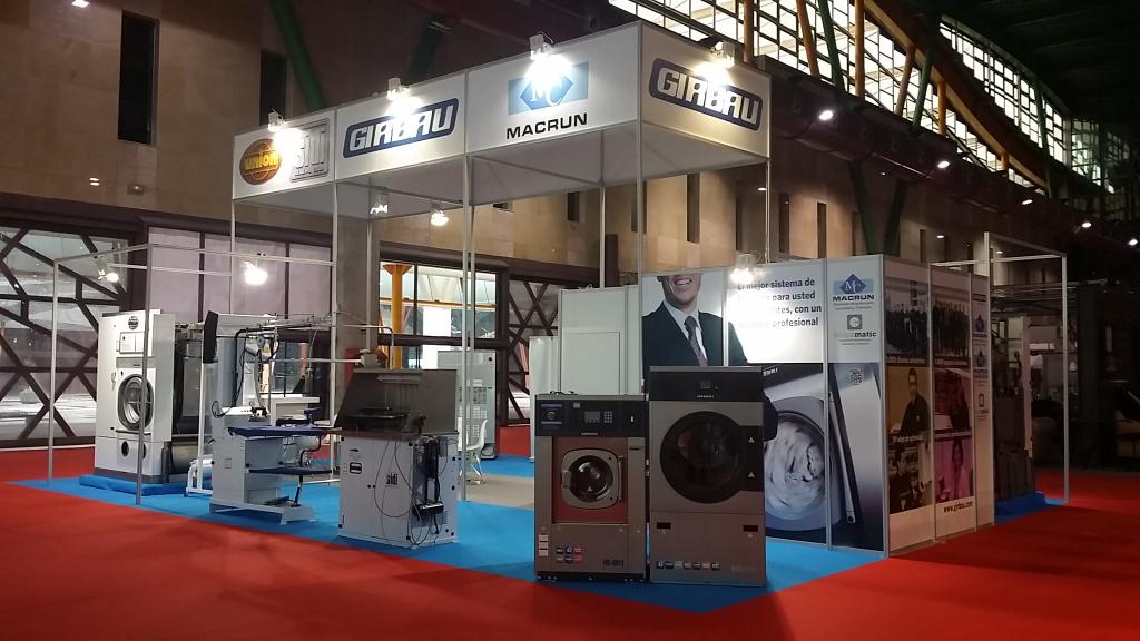 EspaciosSing's tweet photo. Inagurando el stand #macrun #hispamatic distribuidores #girbau en #salonhyt http://t.co/C67c4vPPYF
