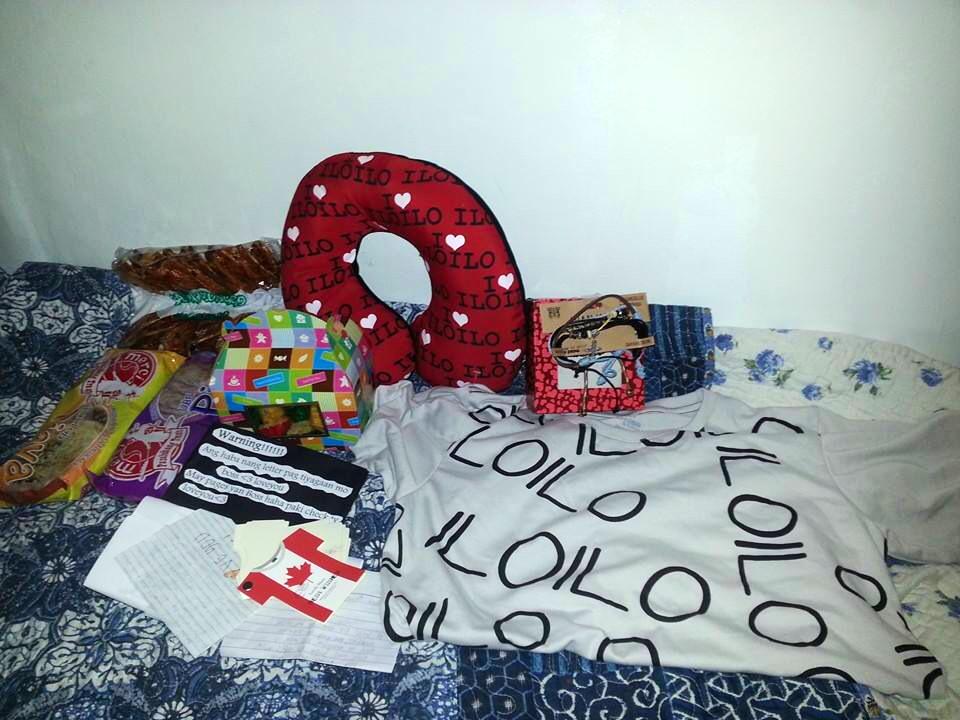NEUMANNationIC's tweet photo. Yehey! Boss got our gifts na! Happiness ❤️😍💋  @MarkNeumann05 http://t.co/A5hOFwqQhy