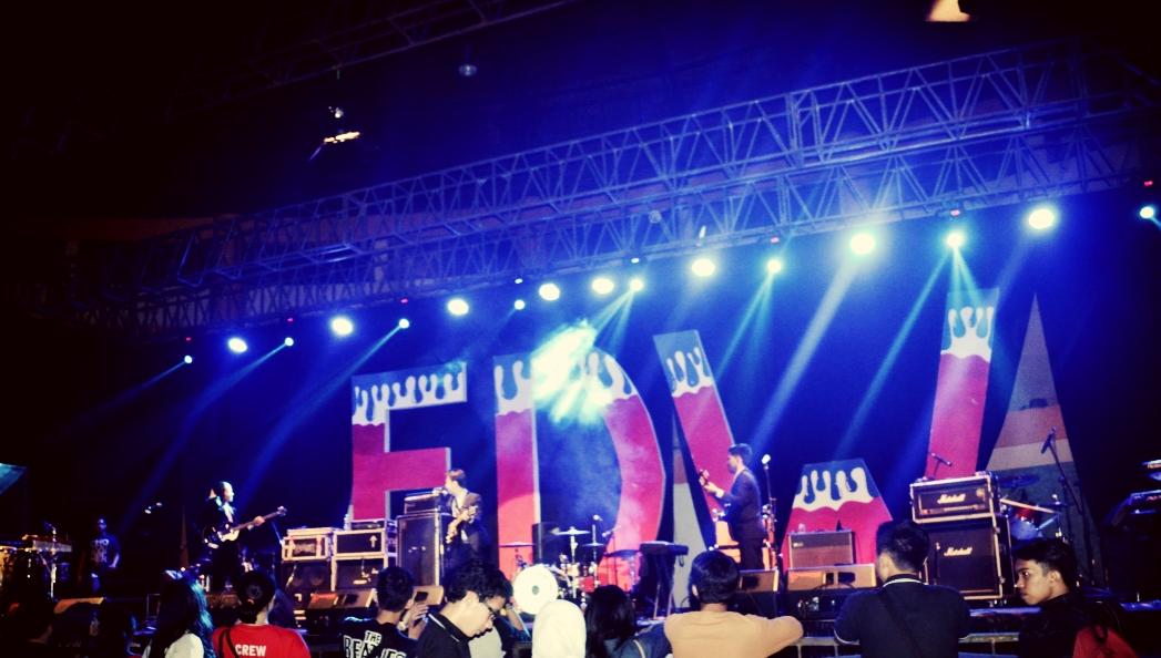 at GOR Cibinong <a href="/FDWPensi/">PENSI FDW</a> ;)