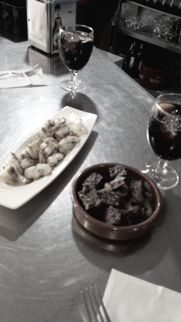 nachoUNIPRO's tweet photo. Caminar y almorzar. El Musical @eltresmall Pedreguer.
 #SlowCrownRoad 
@JesusTrelis @CuchitaLluch  @blogparacomerse http://t.co/eKaADn3d5D