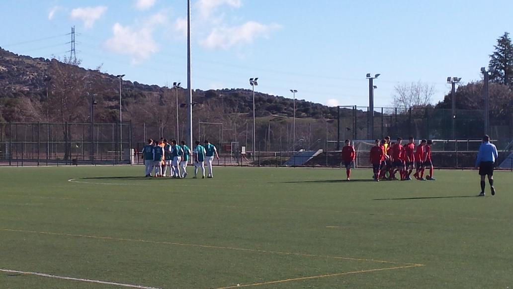 gongar_7's tweet photo. Ayer viendo el derbi entre en Cadete A del @cdalpedrete y el Cadete A del @atvillalba #primeraregional #Madrid #2-4 http://t.co/PdyD26uLJO