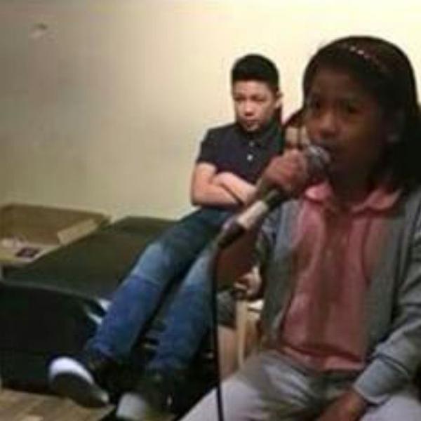 mzgramm's tweet photo. Darren is always photo bomb !
#seriousboy
DARREN Captivates Singapore http://t.co/CKhttXazzq