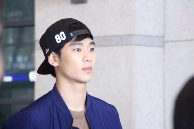 KimSooHyun_ID's tweet photo. 【PHOTO】 150315 Kim Soo Hyun arrived at Incheon Airport (cr.tagged) #KSH #김수현 http://t.co/tohF8bJwIt