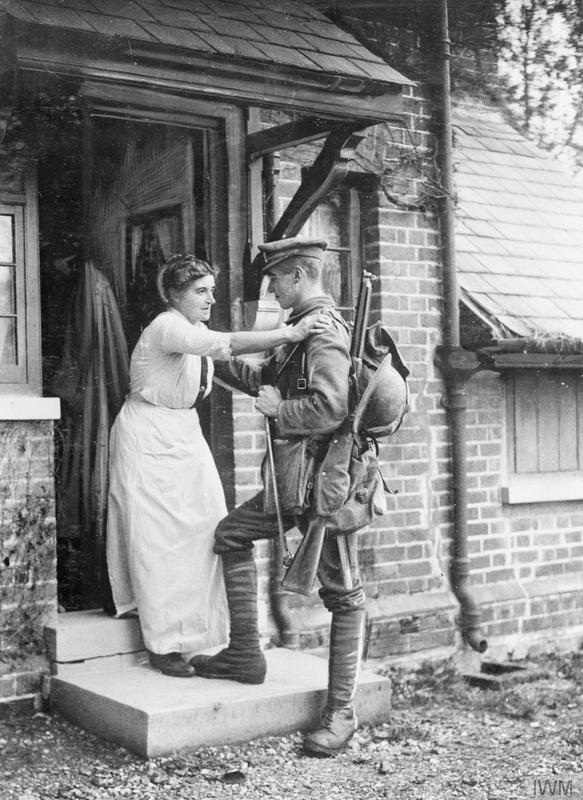 A #WW1 soldier is wished farewell by his mother as he departs following a period of leave #MothersDay