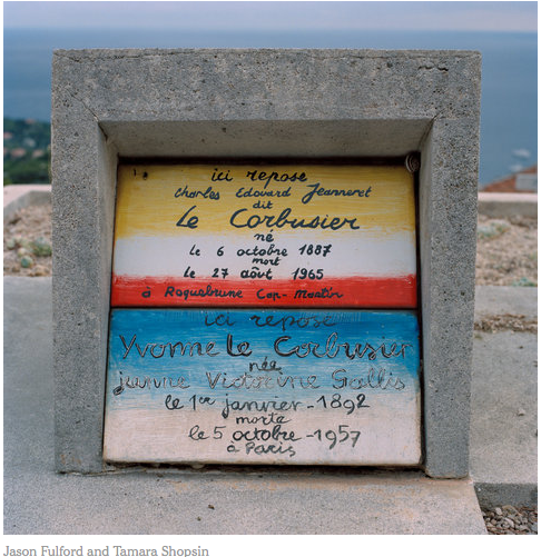 “<a href="/GillesKLEIN/">Gilles Klein</a>: Tombe de Le Corbusier à Roquebrune-Cap-Martin (photo Jason Fulford and Tamara Shopsin/NY Times) ”