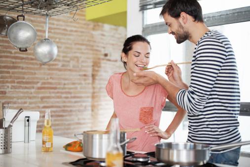 Pria Inggris Kini Lebih Jago Memasak Dibandingkan Wanita detik.id/V2qGQg via <a href="/detikfood/">detikFood</a>