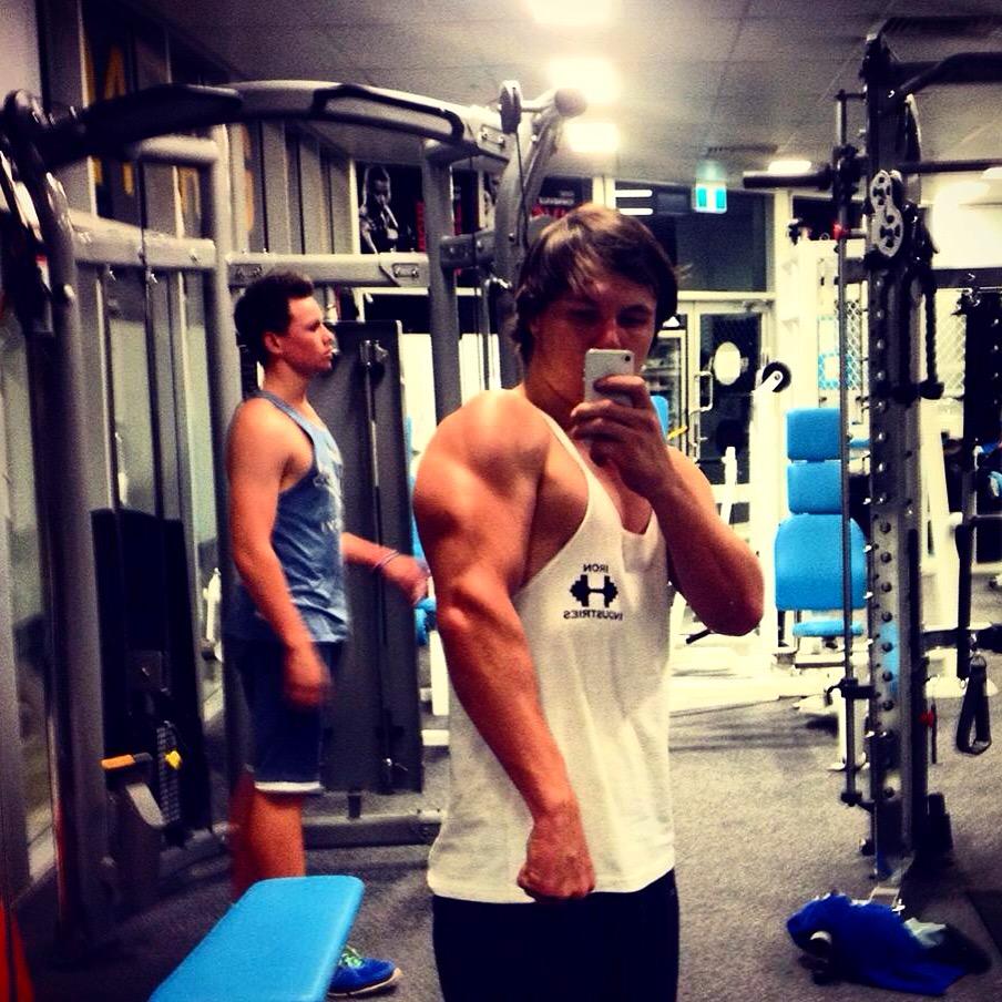 "The gym is my darkness and only in darkness can I  see stars"-Jayden Davies- #quote <a href="/JoeySwoll1/">JoeySwoll</a>  #gym #muscle