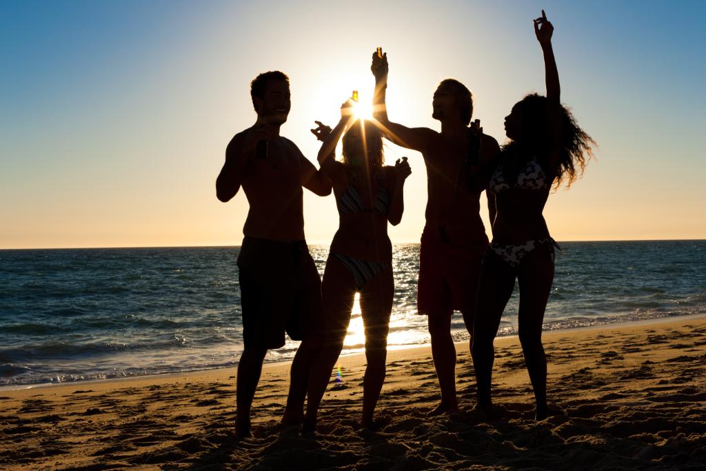 MayoClinic's tweet photo. Safety reminders for students on #SpringBreak. @MayoClinicHS  http://t.co/nL9Dbj2UUi http://t.co/PuvL0Td35k
